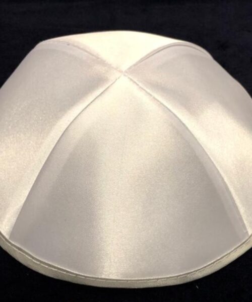 כיפה סאטן עם פס כסף 20 ס"מ