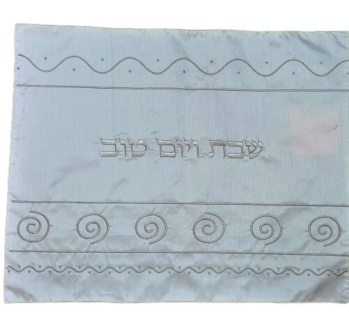 כיסוי חלה סאטן בז' 50X40 שבלולים כסף