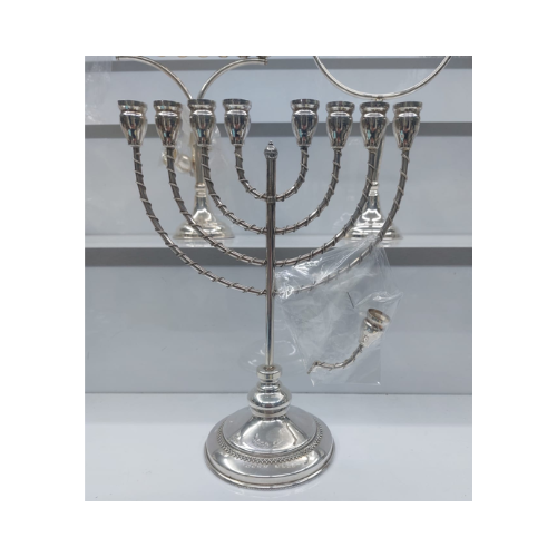 חנוכייה מכסף טהור בעיצוב יוקרתי - גובה 20 ס"מ