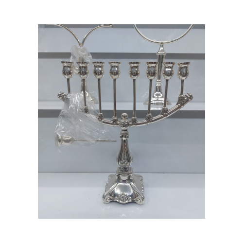 חנוכייה מכסף טהור בגובה 20 ס"מ