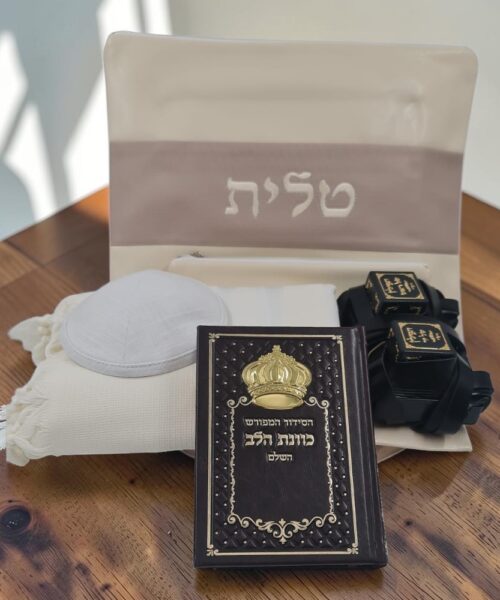 סט טלית ותפילין בהמה דקה מהודר כולל טלית צמר כיסויים דמוי עור וסידור כתר בציפוי זהב